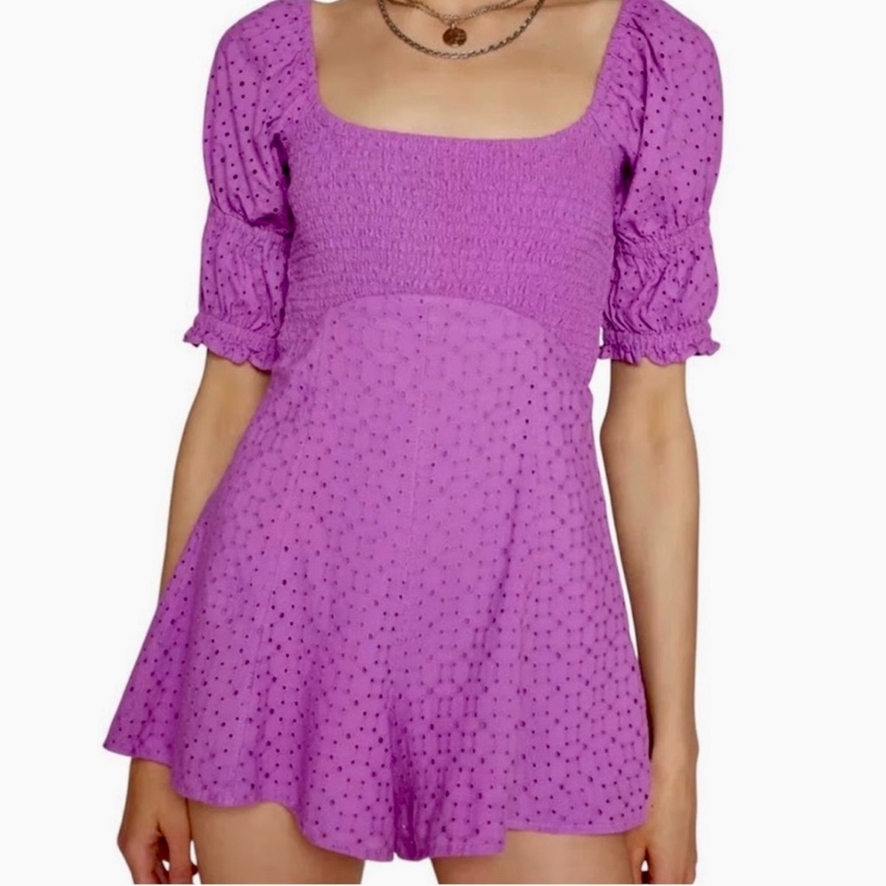 URBAN Outfitters x Kimchi Blue Ivy Eyelet Lace Romper Sz Small